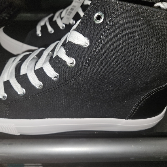 Black Canvas Torrid Sneakers Size 11.5W - Picture 2 of 4